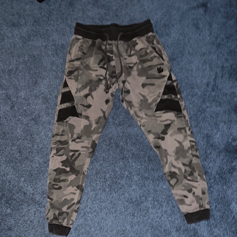 Young La Joggers